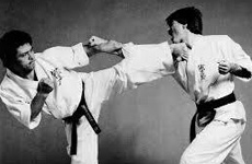 LUYỆN TẬP CƯỚC PHÁP TRONG KARATE